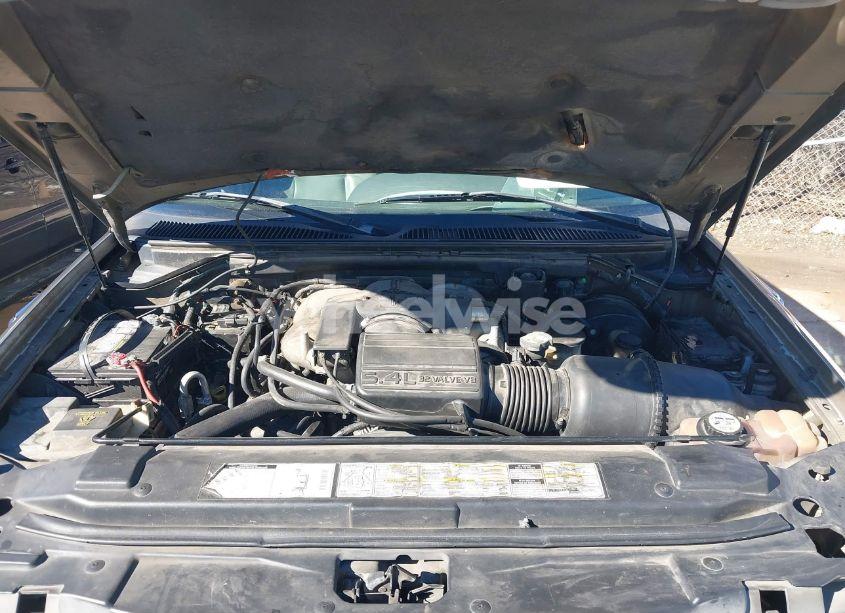 Photo 10 of 2001 Lincoln Navigator N/A (VIN 5LMEU27R41LJ31080)