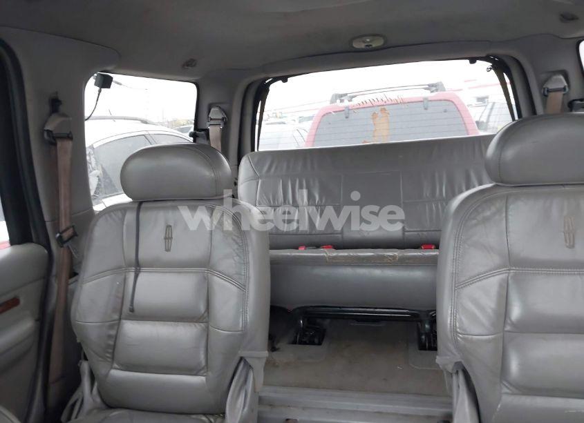Photo 12 of 2001 Lincoln Navigator N/A (VIN 5LMEU27R41LJ31080)