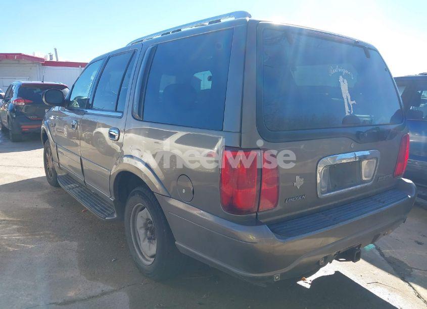 Photo 3 of 2001 Lincoln Navigator N/A (VIN 5LMEU27R41LJ31080)