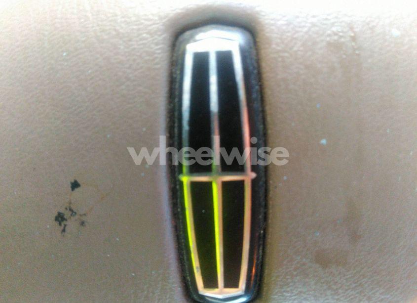 Photo 12 of 2002 Lincoln Navigator N/A (VIN 5LMEU27R42LJ13017)