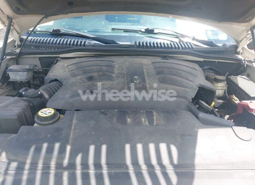 Photo 10 of 2005 Lincoln Aviator N/A (VIN 5LMEU88H85ZJ14746)