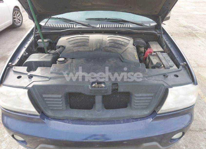 Photo 10 of 2004 Lincoln Aviator N/A (VIN 5LMEU88HX4ZJ43812)