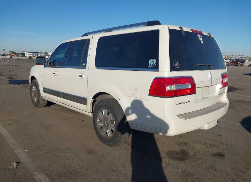 Photo 3 of 2007 Lincoln Navigator L (VIN 5LMFL27597LJ09895)