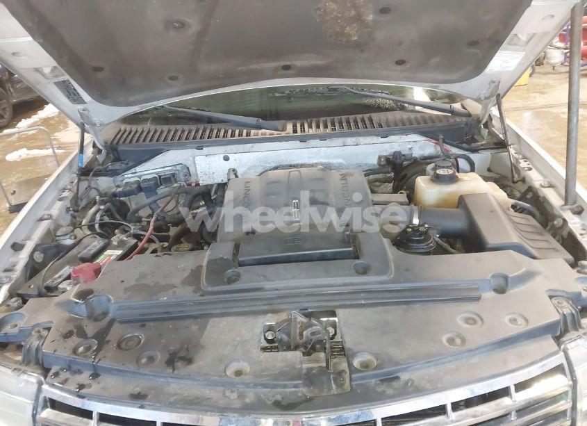 Photo 10 of 2007 Lincoln Navigator L (VIN 5LMFL28537LJ14461)