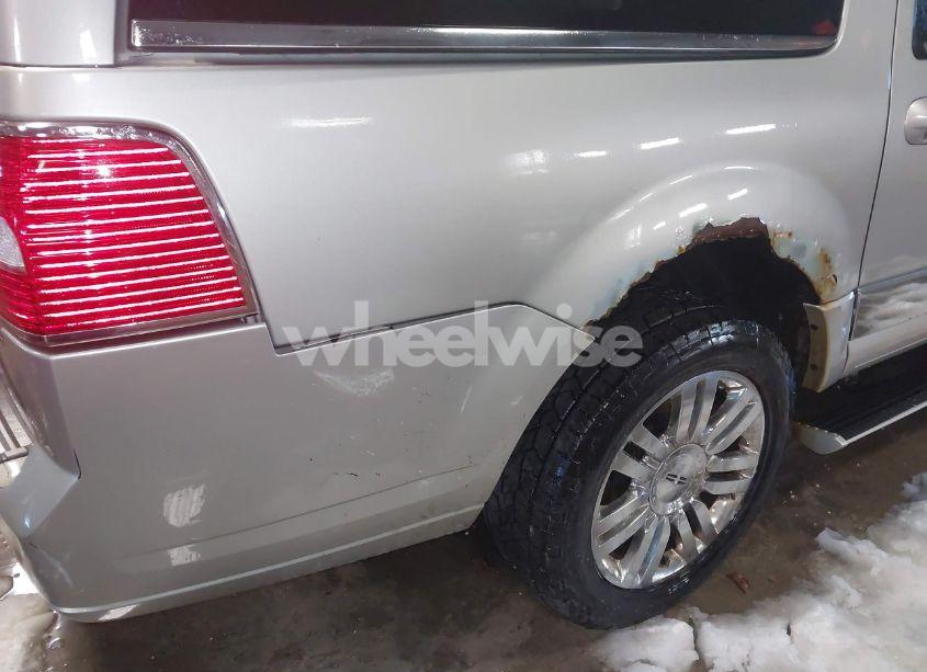 Photo 13 of 2007 Lincoln Navigator L (VIN 5LMFL28537LJ14461)