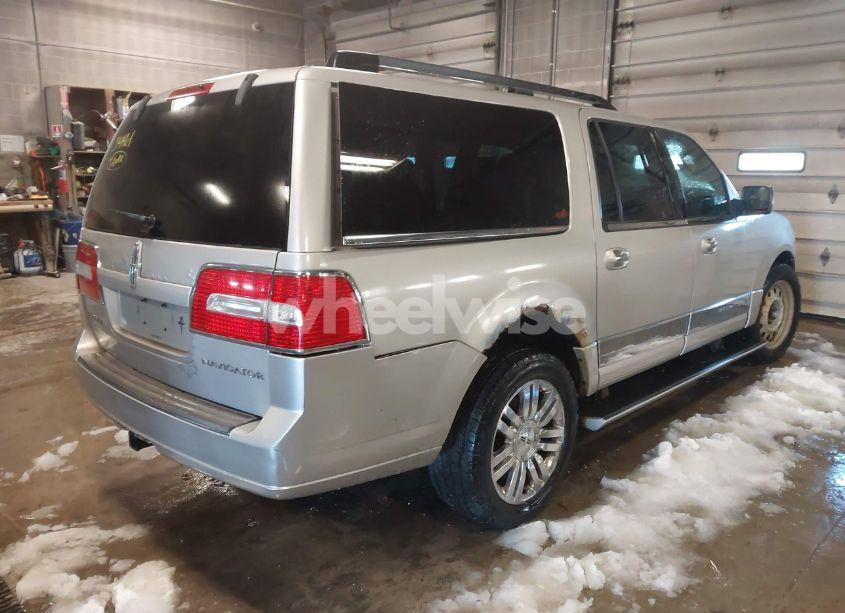 Photo 4 of 2007 Lincoln Navigator L (VIN 5LMFL28537LJ14461)
