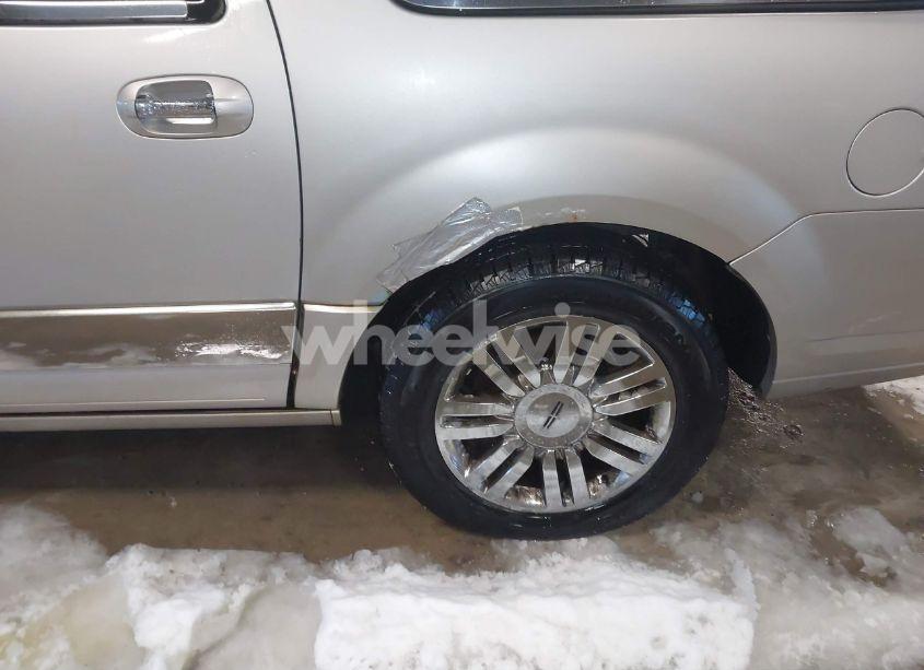 Photo 6 of 2007 Lincoln Navigator L (VIN 5LMFL28537LJ14461)