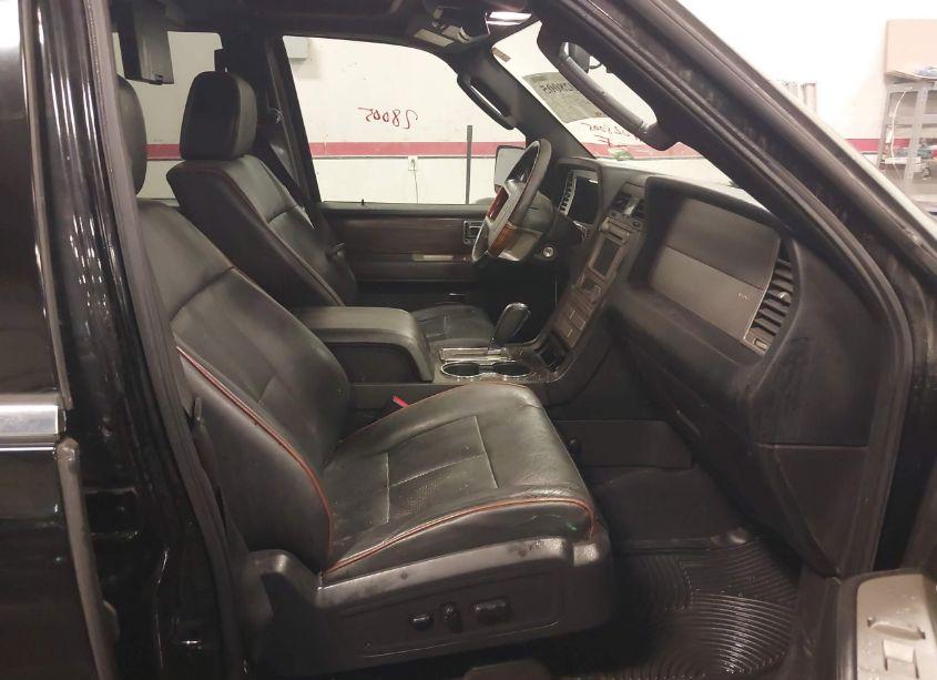 Photo 5 of 2007 Lincoln Navigator L (VIN 5LMFL28557LJ16938)