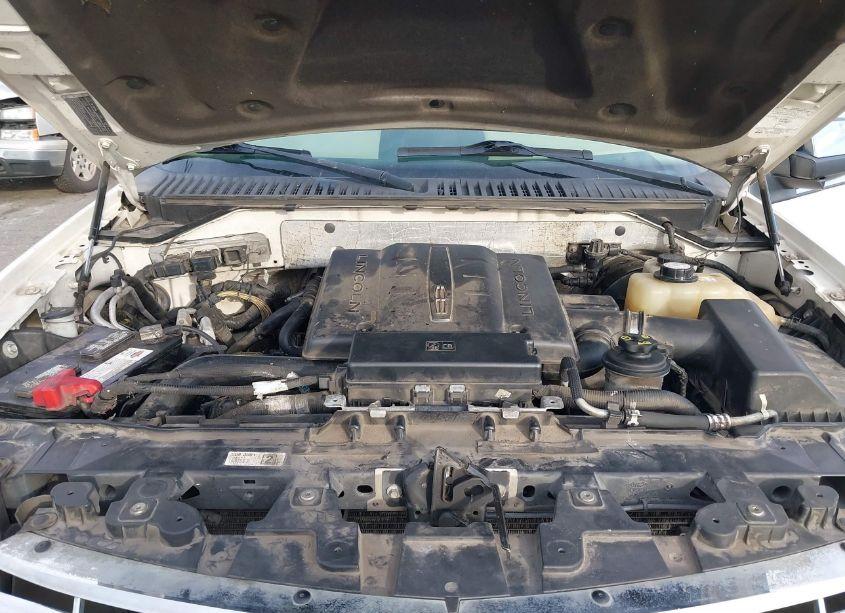 Photo 10 of 2007 Lincoln Navigator L (VIN 5LMFL28567LJ11120)