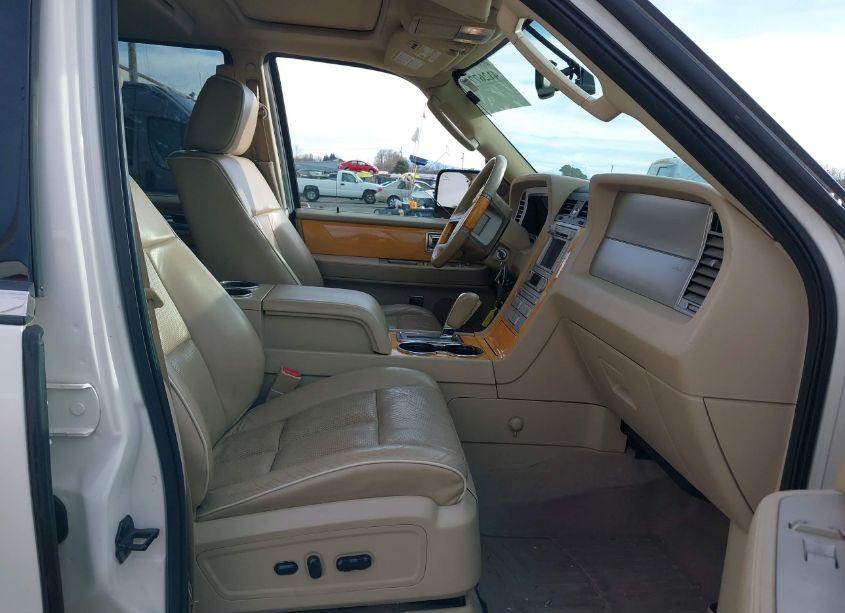 Photo 5 of 2007 Lincoln Navigator L (VIN 5LMFL28567LJ11120)