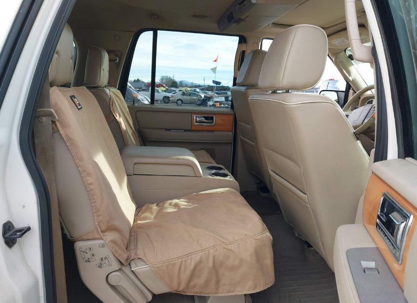 Photo 8 of 2007 Lincoln Navigator L (VIN 5LMFL28567LJ11120)
