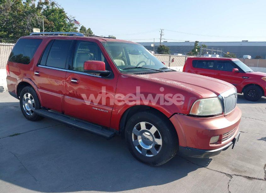 2005 Lincoln Navigator (VIN 5LMFU27505LJ05647) main photo
