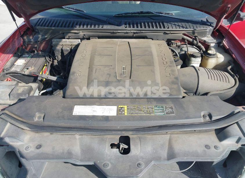 Photo 10 of 2005 Lincoln Navigator (VIN 5LMFU27505LJ05647)