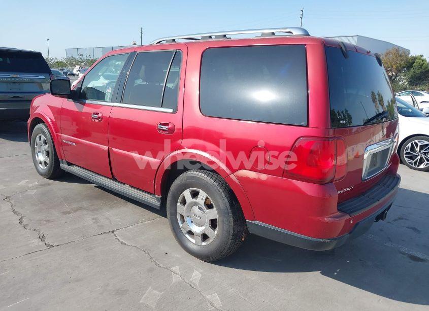 Photo 3 of 2005 Lincoln Navigator (VIN 5LMFU27505LJ05647)