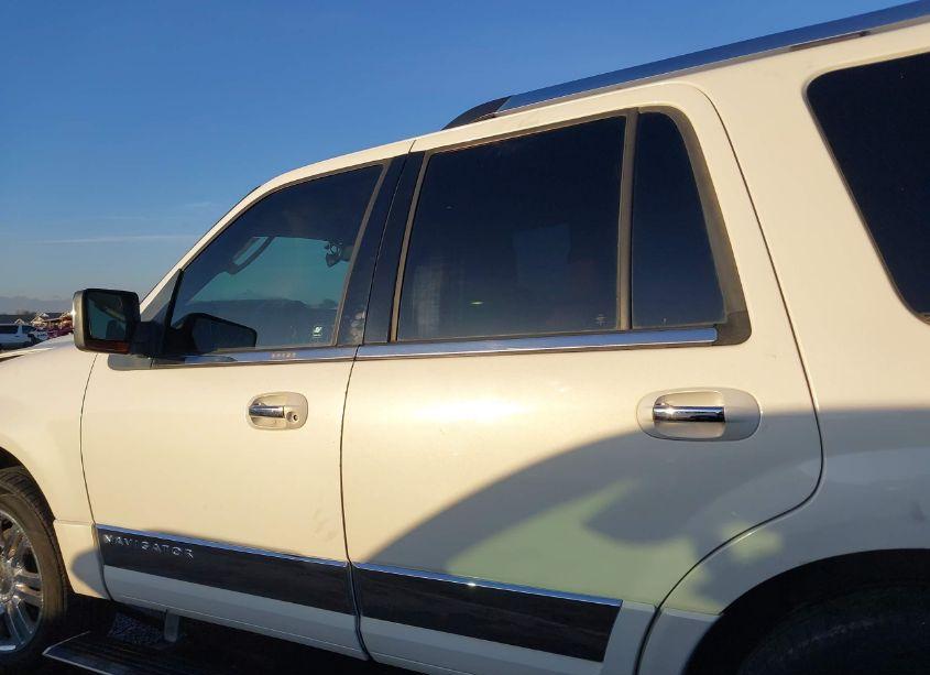 Photo 14 of 2007 Lincoln Navigator ULTIMATE (VIN 5LMFU27507LJ04565)