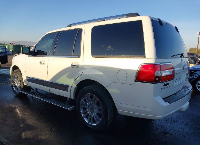 Photo 3 of 2007 Lincoln Navigator ULTIMATE (VIN 5LMFU27507LJ04565)