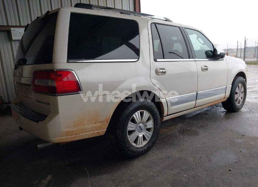 Photo 4 of 2007 Lincoln Navigator ULTIMATE (VIN 5LMFU27517LJ18233)