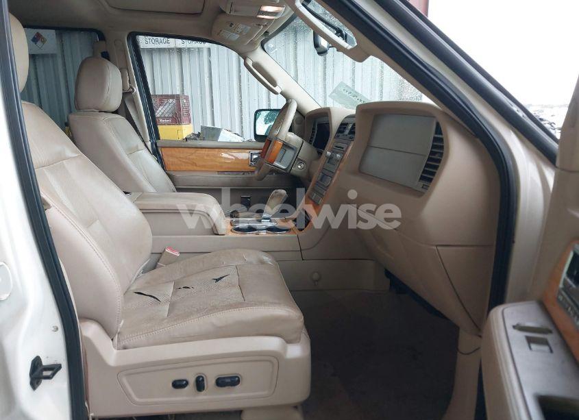 Photo 5 of 2007 Lincoln Navigator ULTIMATE (VIN 5LMFU27517LJ18233)