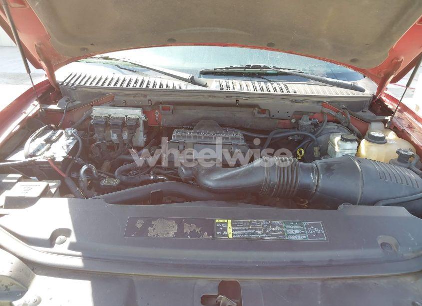 Photo 10 of 2005 Lincoln Navigator (VIN 5LMFU27535LJ22068)