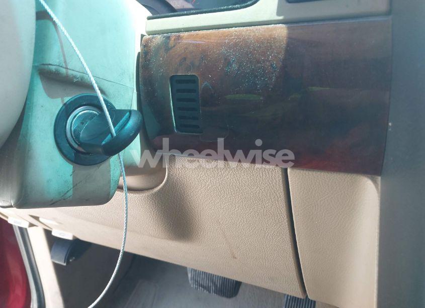 Photo 11 of 2005 Lincoln Navigator (VIN 5LMFU27535LJ22068)