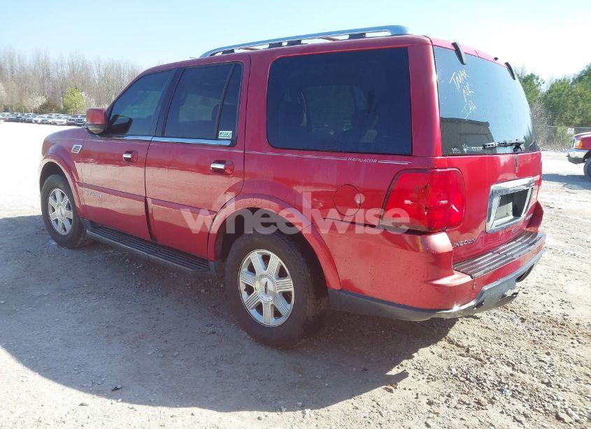 Photo 3 of 2005 Lincoln Navigator (VIN 5LMFU27535LJ22068)