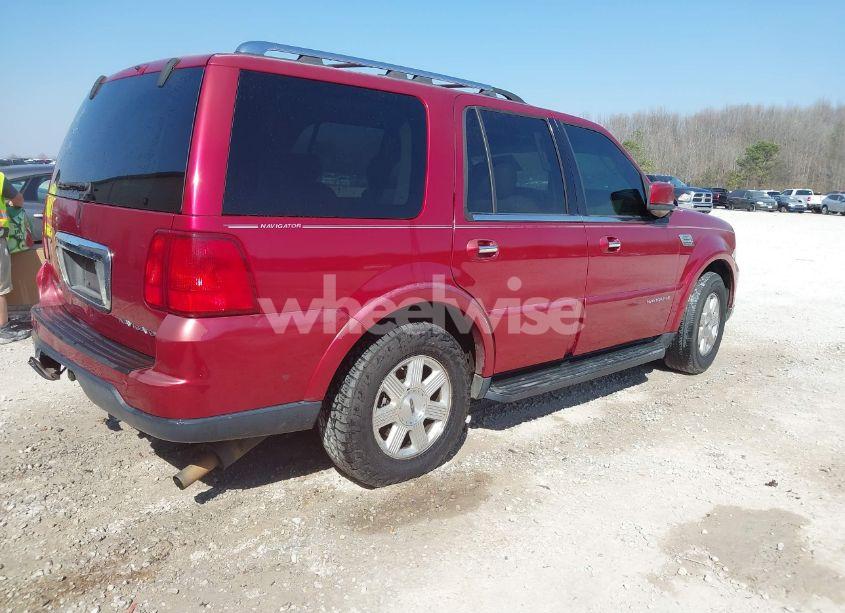 Photo 4 of 2005 Lincoln Navigator (VIN 5LMFU27535LJ22068)