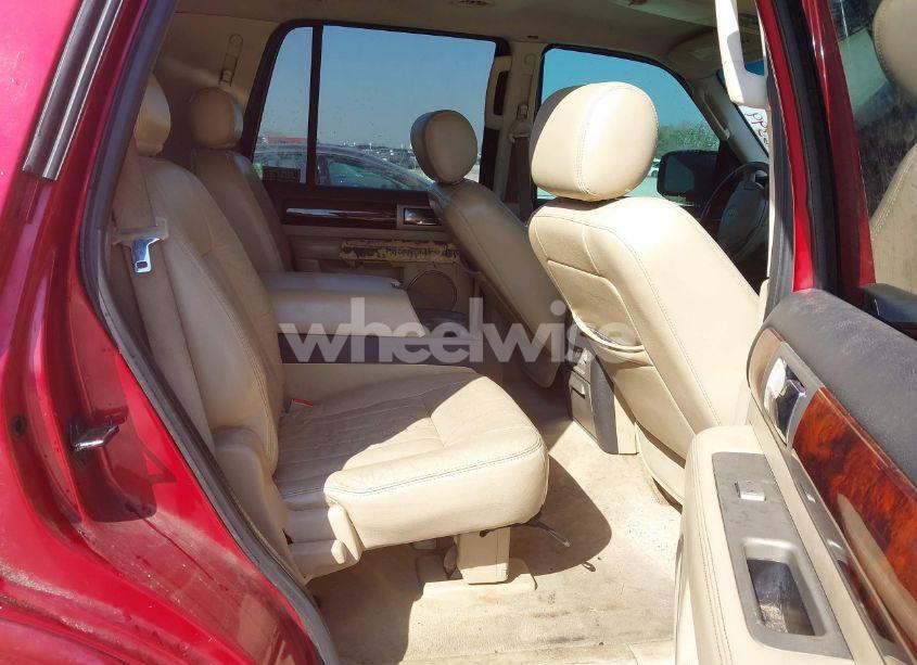 Photo 8 of 2005 Lincoln Navigator (VIN 5LMFU27535LJ22068)