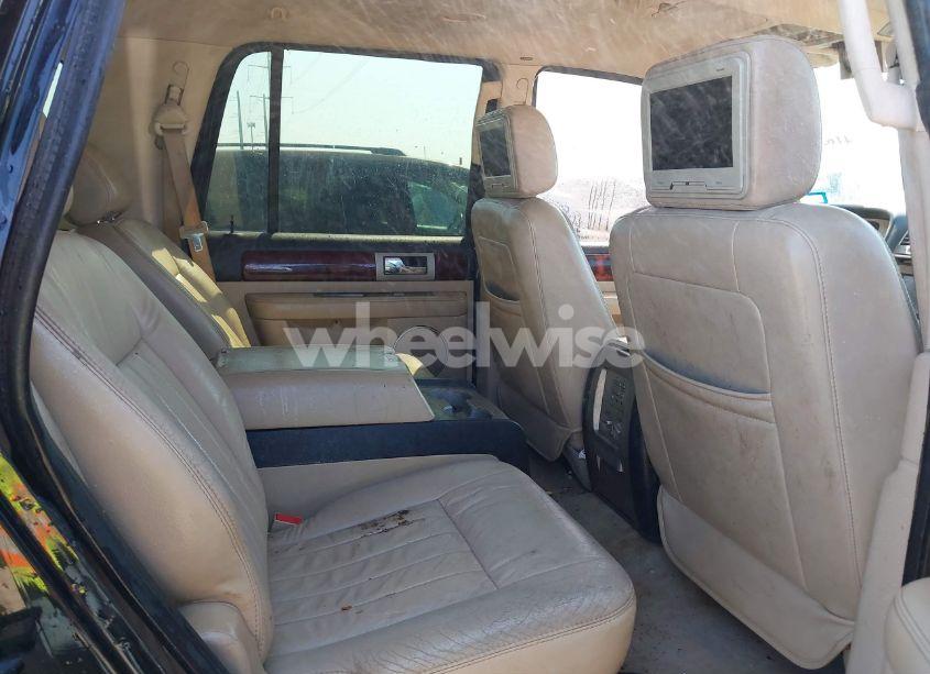 Photo 8 of 2005 Lincoln Navigator (VIN 5LMFU27545LJ03545)