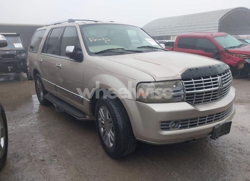 2007 Lincoln Navigator ULTIMATE (VIN 5LMFU27547LJ21286) main photo