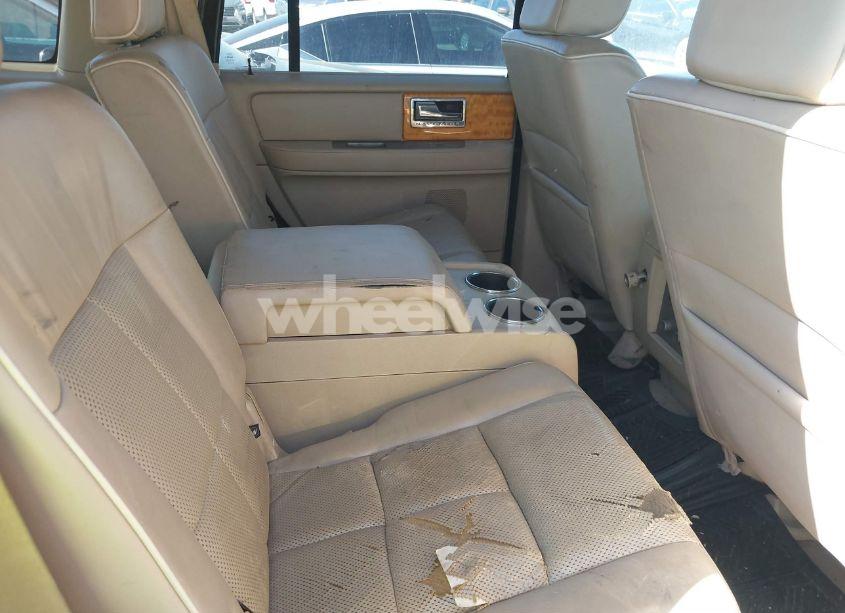 Photo 8 of 2007 Lincoln Navigator ULTIMATE (VIN 5LMFU27547LJ21286)