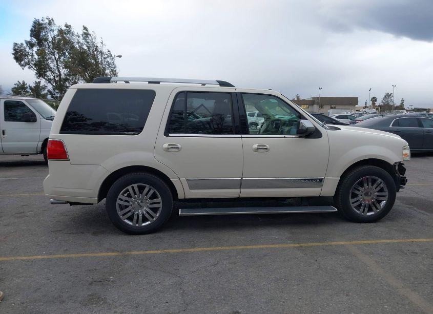 Photo 13 of 2007 Lincoln Navigator ULTIMATE (VIN 5LMFU27557LJ01743)