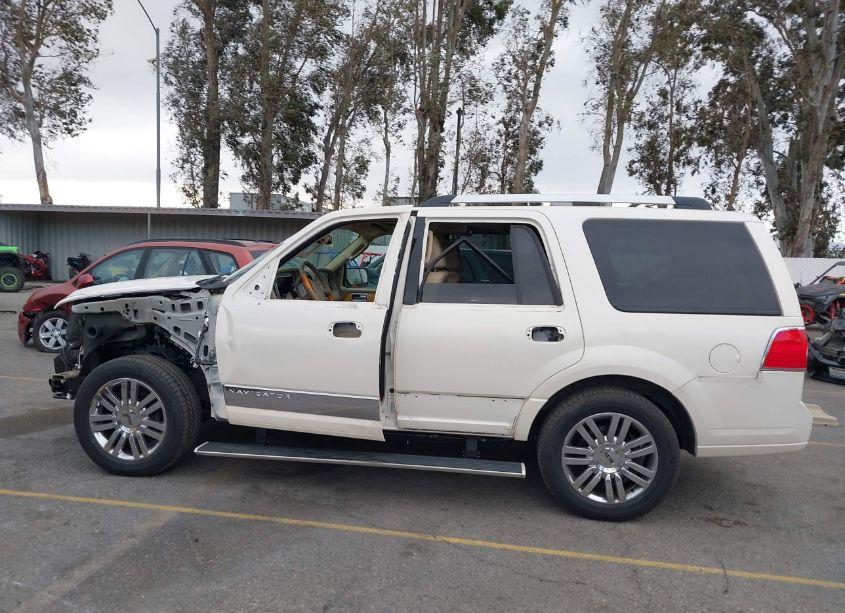 Photo 14 of 2007 Lincoln Navigator ULTIMATE (VIN 5LMFU27557LJ01743)