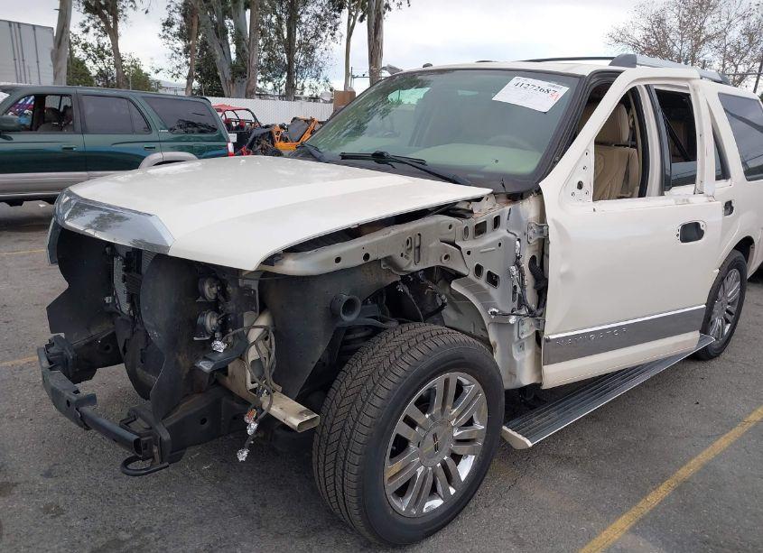 Photo 5 of 2007 Lincoln Navigator ULTIMATE (VIN 5LMFU27557LJ01743)