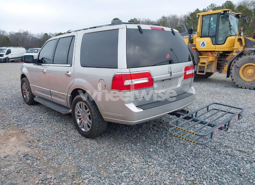 Photo 3 of 2007 Lincoln Navigator ULTIMATE (VIN 5LMFU27557LJ04965)