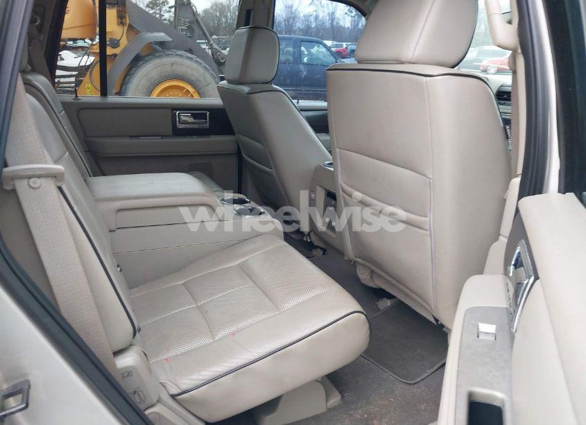 Photo 8 of 2007 Lincoln Navigator ULTIMATE (VIN 5LMFU27557LJ04965)