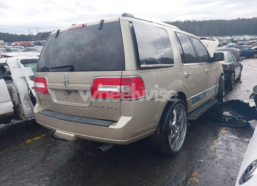 Photo 4 of 2007 Lincoln Navigator ULTIMATE (VIN 5LMFU27567LJ12508)