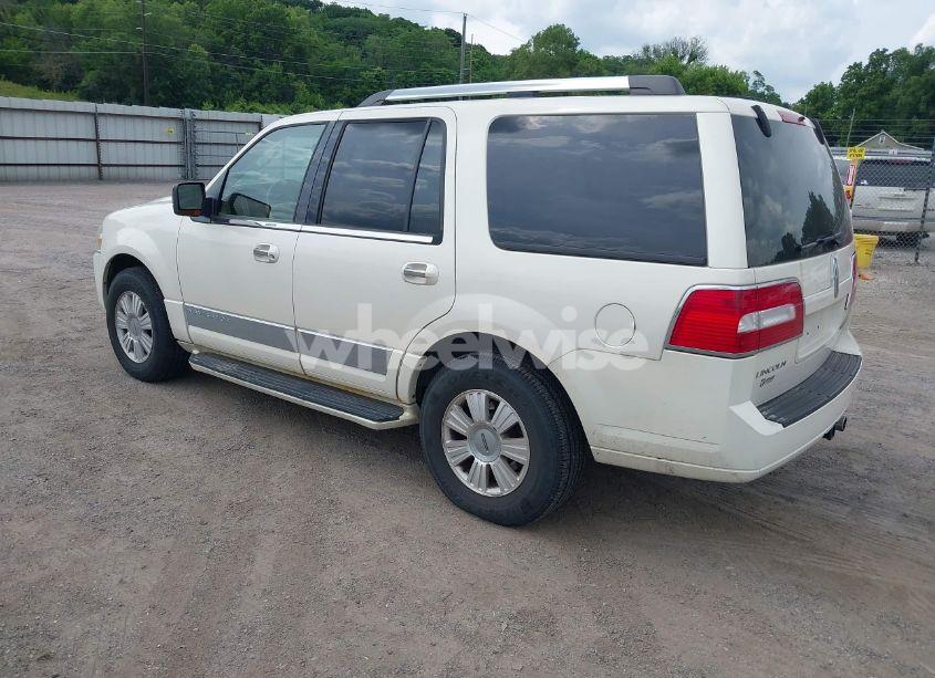 Photo 3 of 2007 Lincoln Navigator ULTIMATE (VIN 5LMFU27587LJ21193)