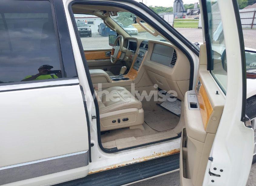 Photo 5 of 2007 Lincoln Navigator ULTIMATE (VIN 5LMFU27587LJ21193)