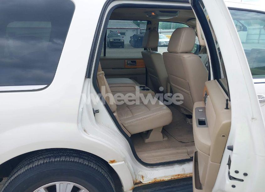 Photo 8 of 2007 Lincoln Navigator ULTIMATE (VIN 5LMFU27587LJ21193)