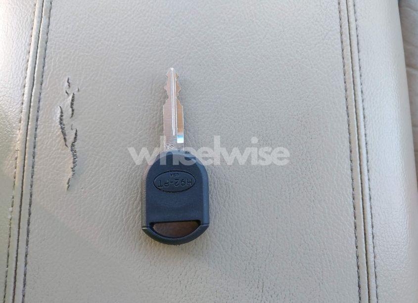 Photo 11 of 2005 Lincoln Navigator (VIN 5LMFU27595LJ18056)