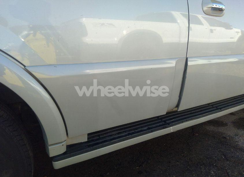 Photo 12 of 2005 Lincoln Navigator (VIN 5LMFU27595LJ18056)