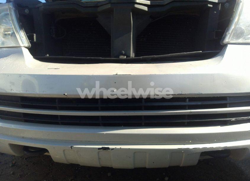 Photo 6 of 2005 Lincoln Navigator (VIN 5LMFU27595LJ18056)