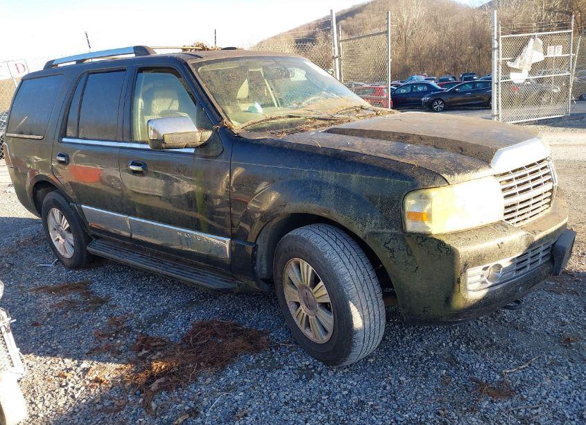 2007 Lincoln Navigator ULTIMATE (VIN 5LMFU275X7LJ11667) main photo