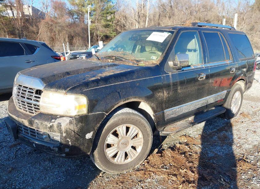Photo 2 of 2007 Lincoln Navigator ULTIMATE (VIN 5LMFU275X7LJ11667)