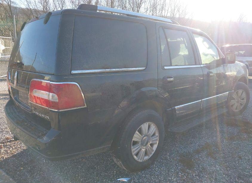 Photo 4 of 2007 Lincoln Navigator ULTIMATE (VIN 5LMFU275X7LJ11667)