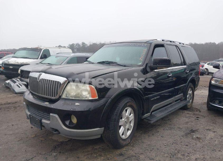 Photo 2 of 2003 Lincoln Navigator (VIN 5LMFU27R03LJ47025)