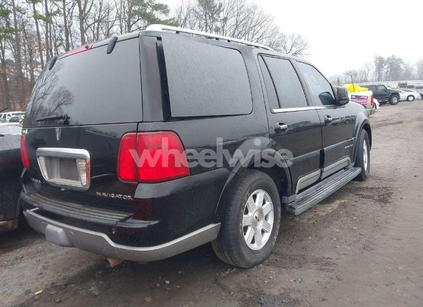 Photo 4 of 2003 Lincoln Navigator (VIN 5LMFU27R03LJ47025)