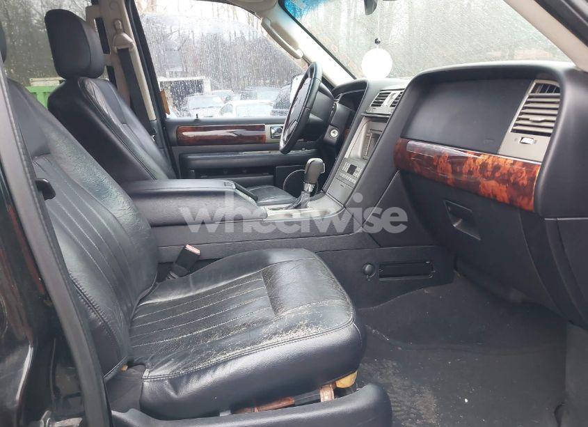 Photo 5 of 2003 Lincoln Navigator (VIN 5LMFU27R03LJ47025)