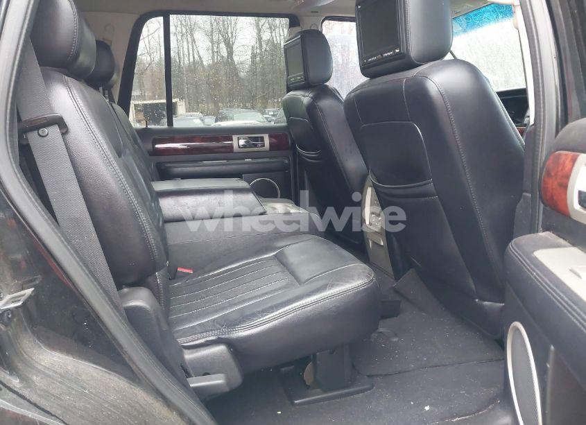 Photo 8 of 2003 Lincoln Navigator (VIN 5LMFU27R03LJ47025)