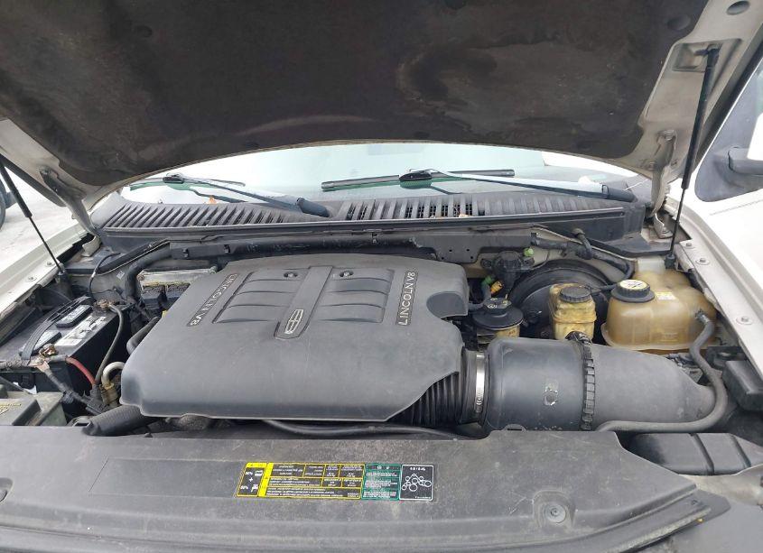 Photo 10 of 2004 Lincoln Navigator (VIN 5LMFU27R34LJ41169)